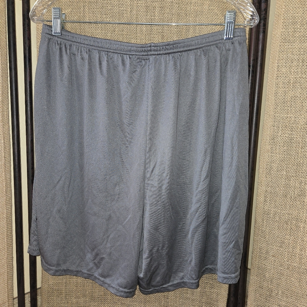 Men's Gray Augusta Sportswear Shorts with Red Logo Wisconson Badgers Size XL - Picture 4 of 6